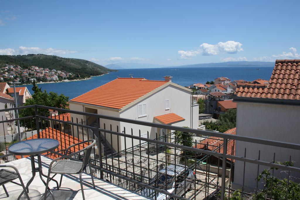 Apartments Suker Трогир Экстерьер фото